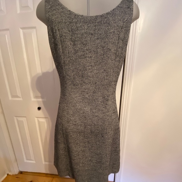 Logic Dress - EUC - Picture 6 of 10